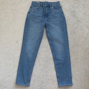 American eagle women’s mom jeans.
